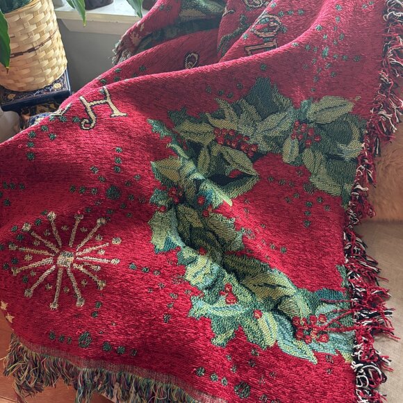 Christmas Throw Wreaths Of The Season Holiday Tapestry Blanket 51” X 68” - Picture 4 of 16